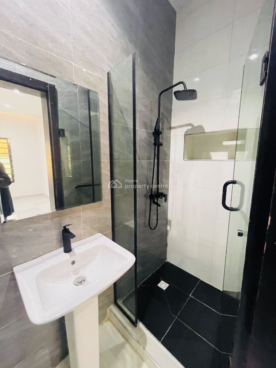 3 Bedroom Flat Available with Quality Facilities, Lekki Phase 1, Lekki, Lagos, Block of Flats for Sale