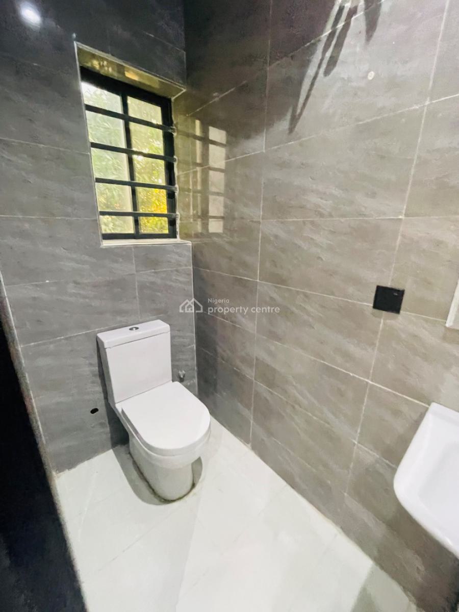 3 Bedroom Flat Available with Quality Facilities, Lekki Phase 1, Lekki, Lagos, Block of Flats for Sale