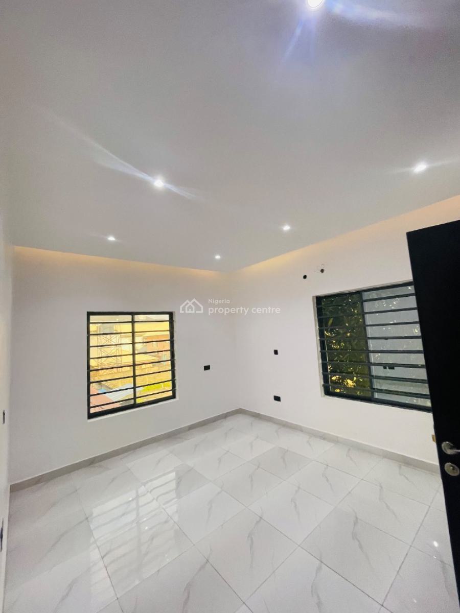 3 Bedroom Flat Available with Quality Facilities, Lekki Phase 1, Lekki, Lagos, Block of Flats for Sale
