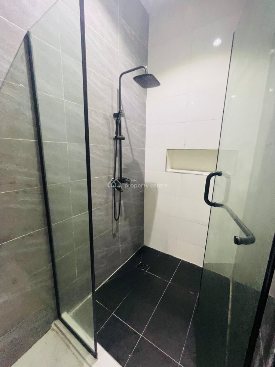 3 Bedroom Flat Available with Quality Facilities, Lekki Phase 1, Lekki, Lagos, Block of Flats for Sale