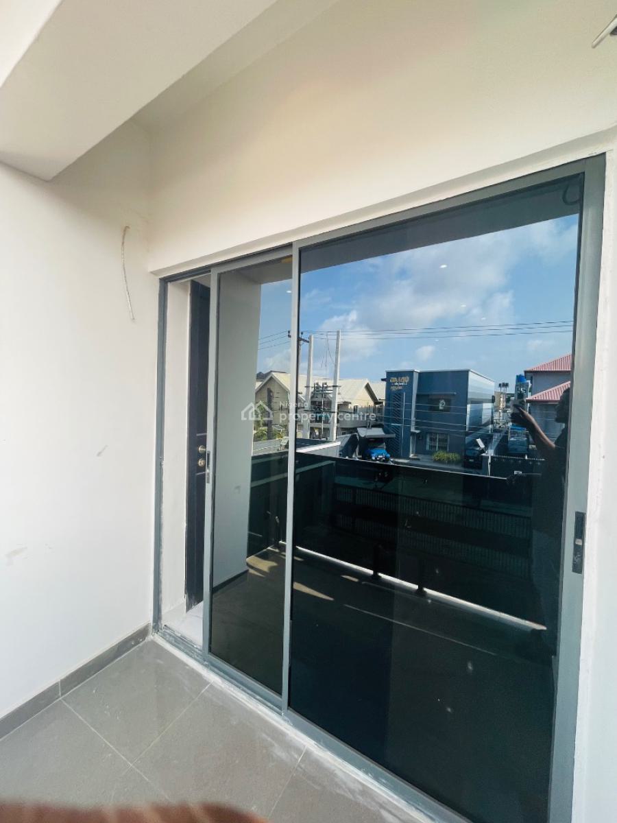 3 Bedroom Flat Available with Quality Facilities, Lekki Phase 1, Lekki, Lagos, Block of Flats for Sale