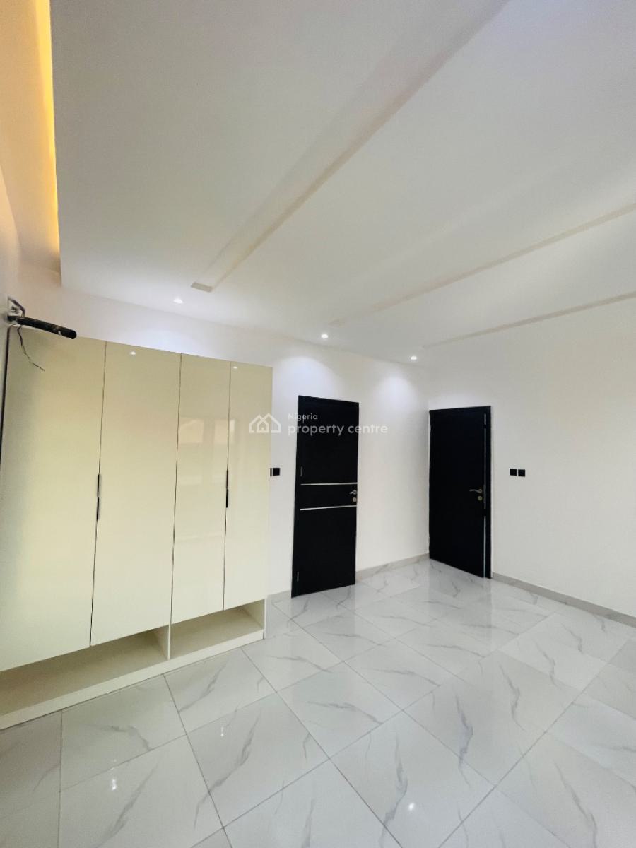 3 Bedroom Flat Available with Quality Facilities, Lekki Phase 1, Lekki, Lagos, Block of Flats for Sale