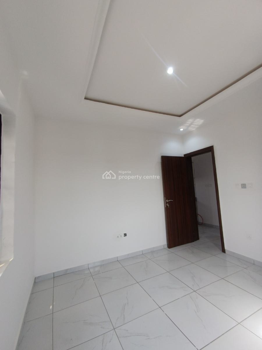 a Well Built Room and Parlor, Before Novare  Shoprite Ajah, Lekki Phase 2, Lekki, Lagos, Mini Flat (room and Parlour) for Rent