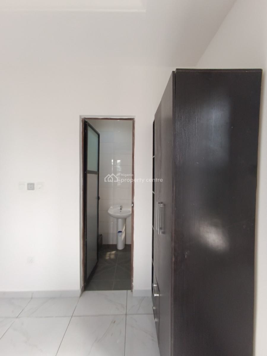 a Well Built Room and Parlor, Before Novare  Shoprite Ajah, Lekki Phase 2, Lekki, Lagos, Mini Flat (room and Parlour) for Rent