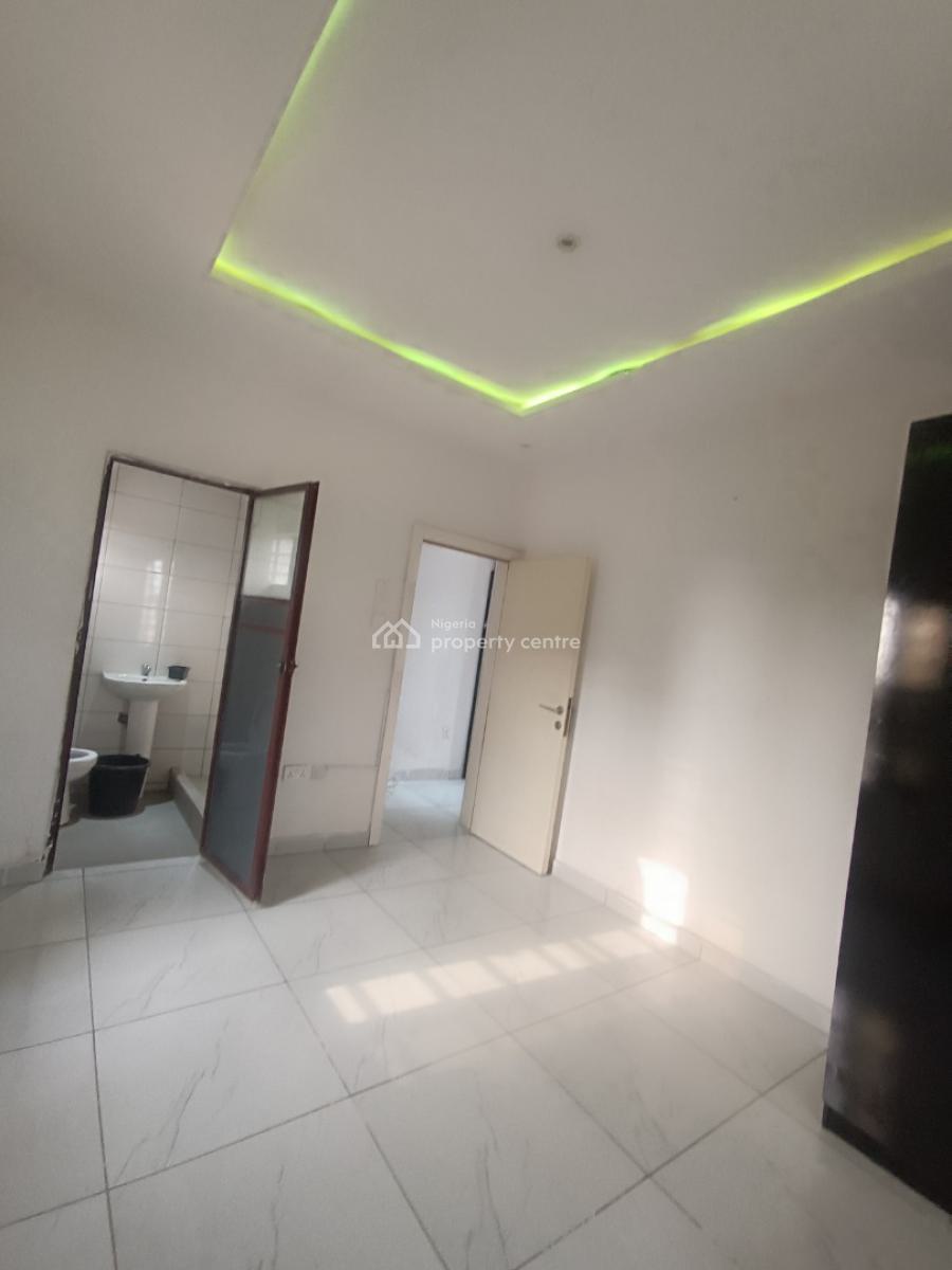 a Well Built Room and Parlor, Before Novare  Shoprite Ajah, Lekki Phase 2, Lekki, Lagos, Mini Flat (room and Parlour) for Rent