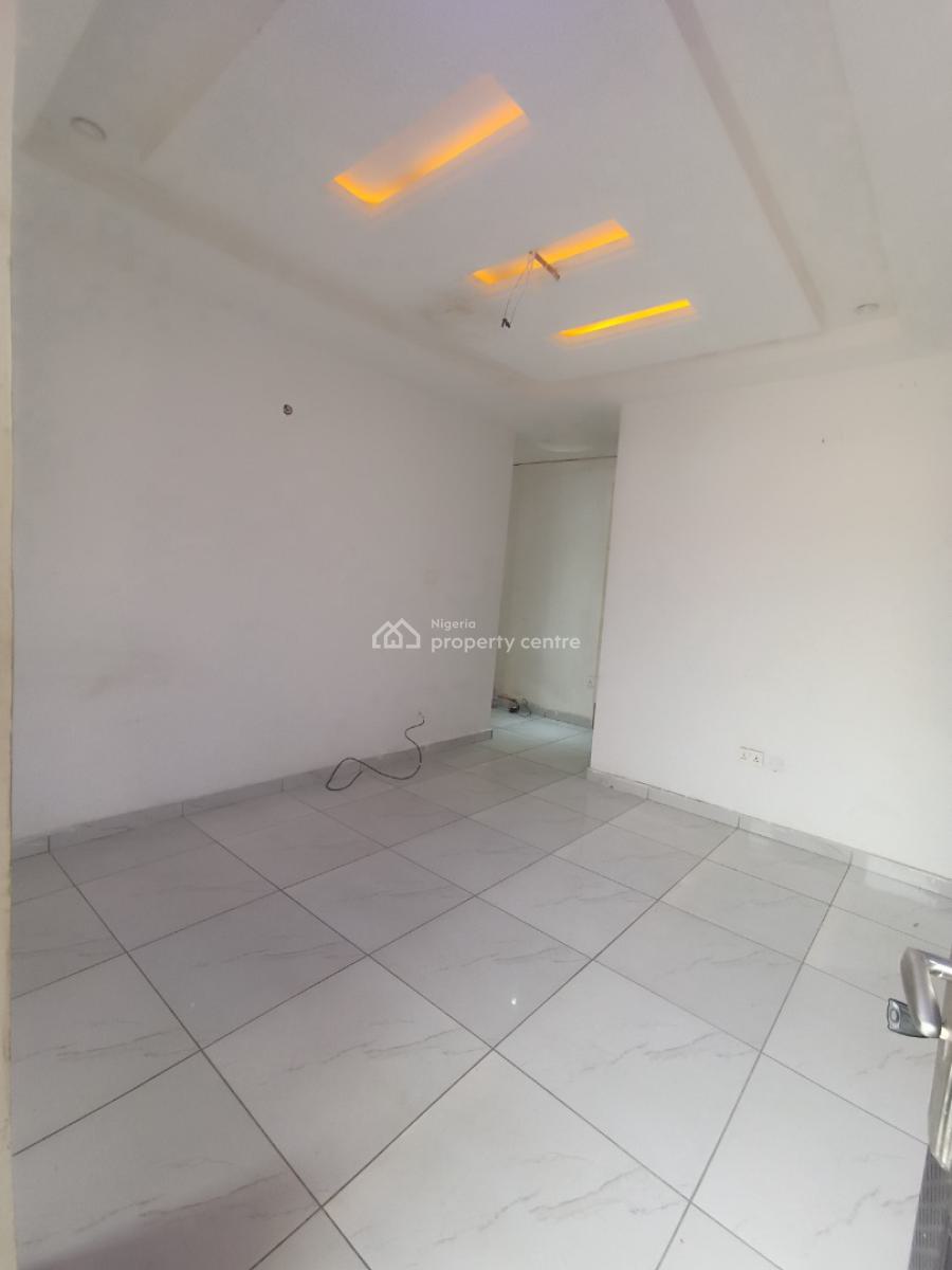 a Well Built Room and Parlor, Before Novare  Shoprite Ajah, Lekki Phase 2, Lekki, Lagos, Mini Flat (room and Parlour) for Rent