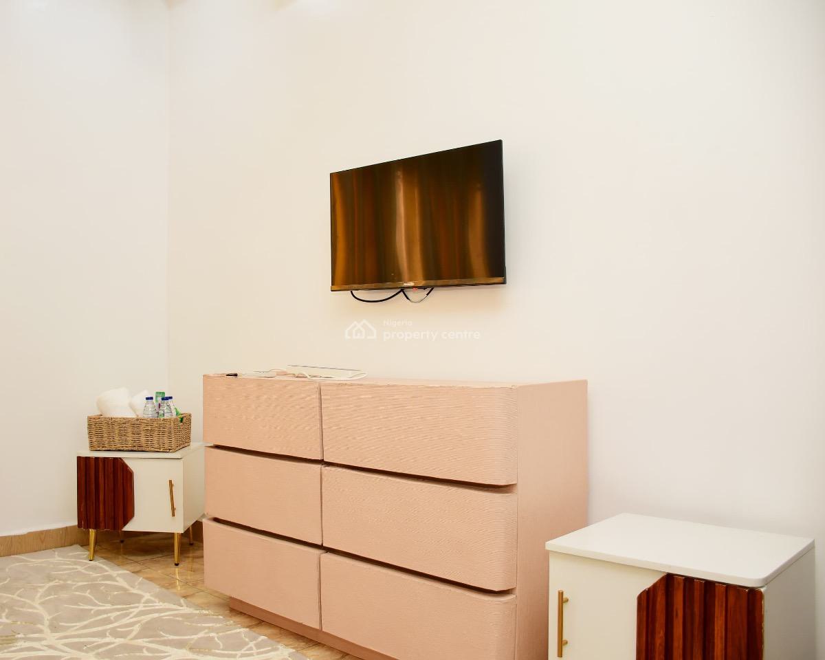 Neat  2 Bedrooms Apartment with Modern Facilities, River Park Estate, Lugbe District, Abuja, Flat / Apartment Short Let