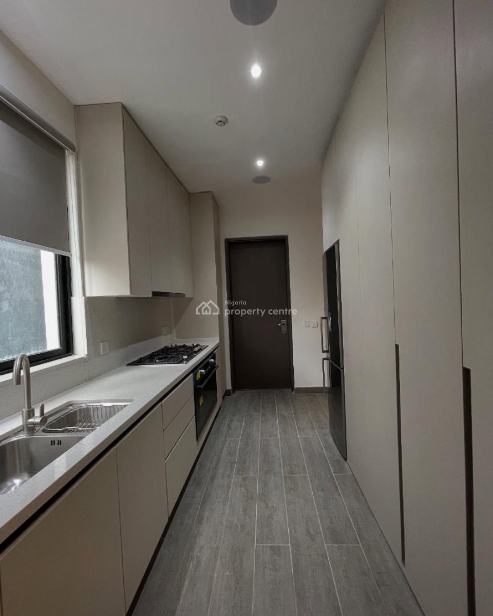 Luxurious 4 Bedroom Apartment with a Maids Room Located in Ikoyi, Ikoyi, Lagos, Block of Flats for Sale