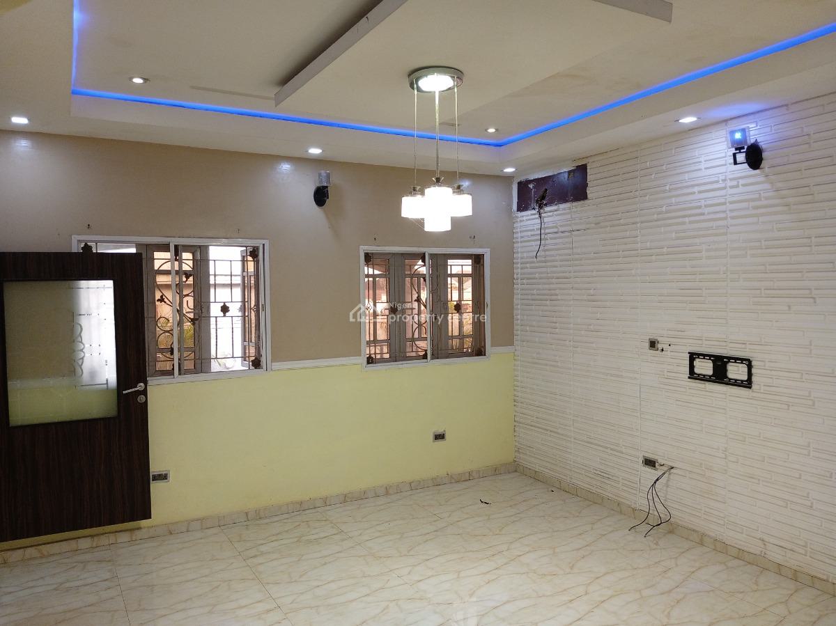 Well Renovated 3bedroom Flat at Sauka New Site, Sauka New Site Estate Lugbe Fha, Lugbe District, Abuja, Detached Bungalow for Rent