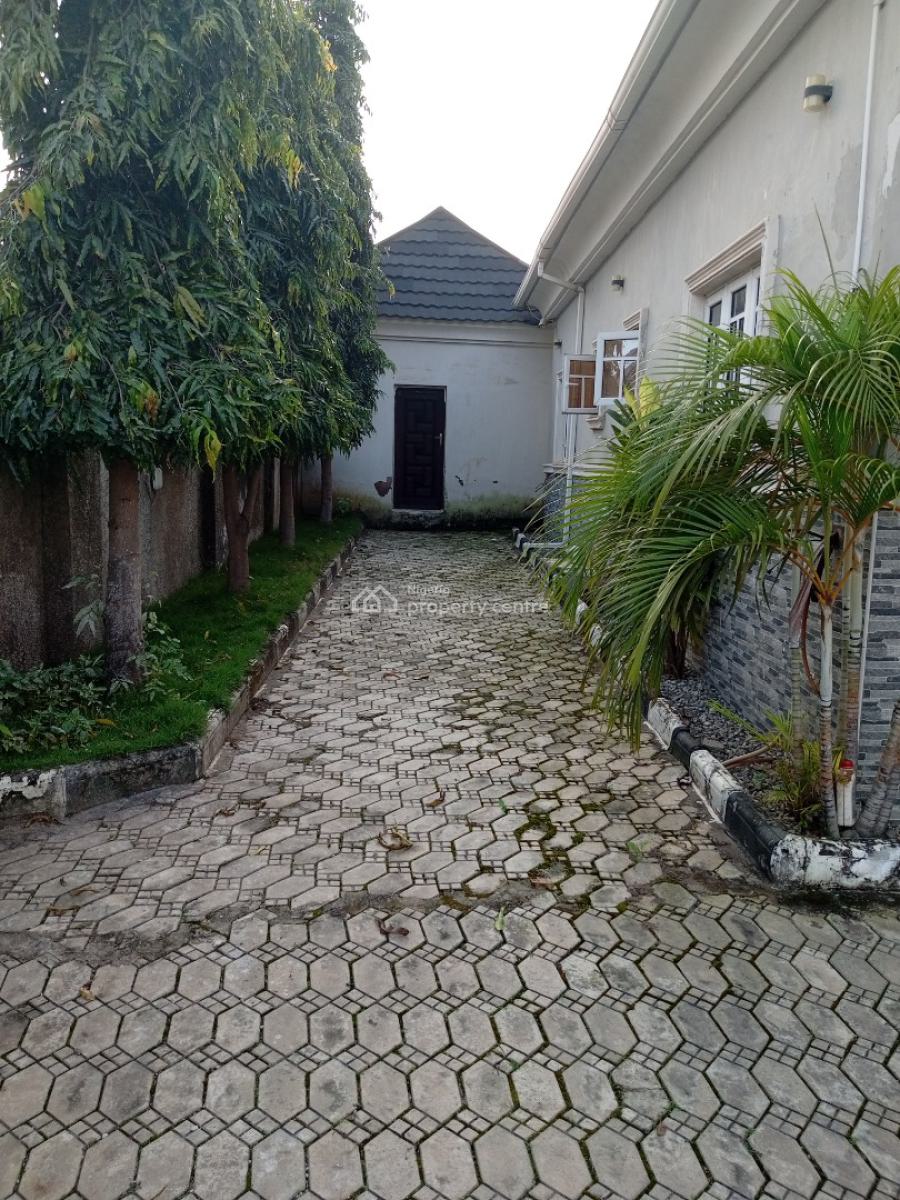 Well Renovated 3bedroom Flat at Sauka New Site, Sauka New Site Estate Lugbe Fha, Lugbe District, Abuja, Detached Bungalow for Rent