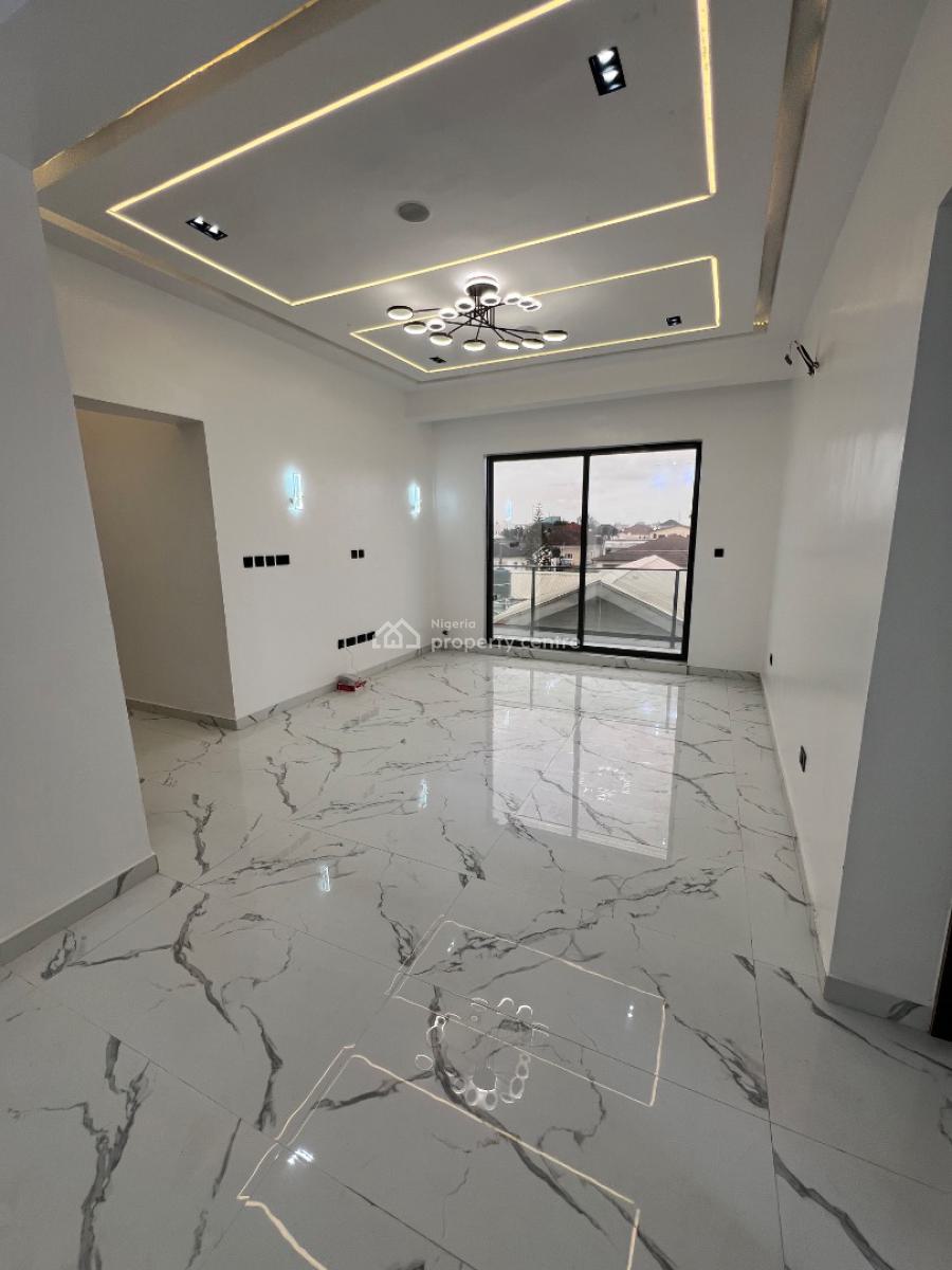 Super Luxury 3-bedroom Apartment with an Elevator and a Swimming Pool, Lekki Phase 1, Lekki, Lagos, Flat / Apartment for Rent