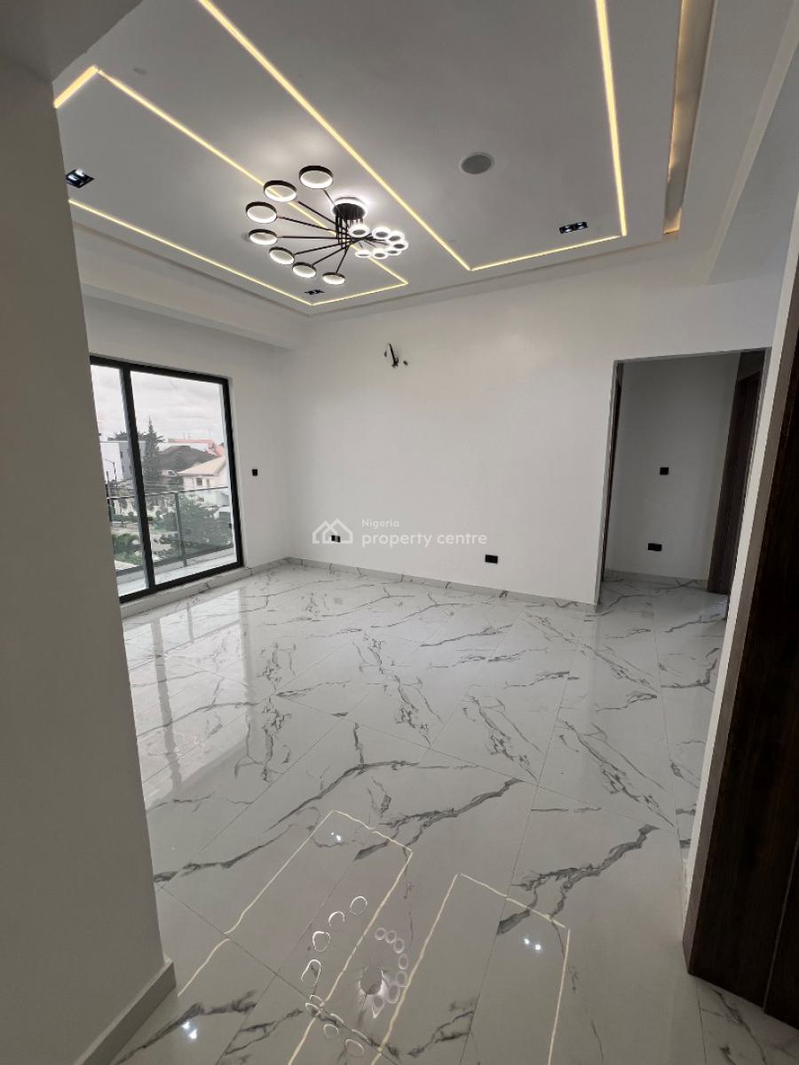 Super Luxury 3-bedroom Apartment with an Elevator and a Swimming Pool, Lekki Phase 1, Lekki, Lagos, Flat / Apartment for Rent