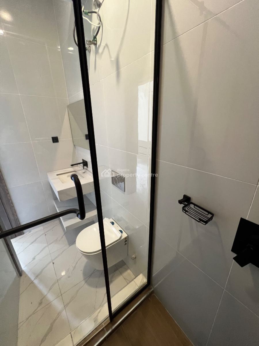 Super Luxury 3-bedroom Apartment with an Elevator and a Swimming Pool, Lekki Phase 1, Lekki, Lagos, Flat / Apartment for Rent