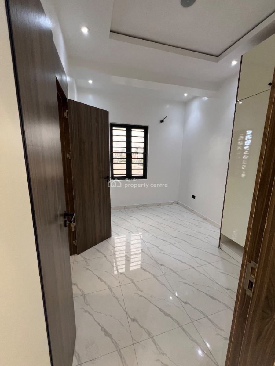 Super Luxury 3-bedroom Apartment with an Elevator and a Swimming Pool, Lekki Phase 1, Lekki, Lagos, Flat / Apartment for Rent