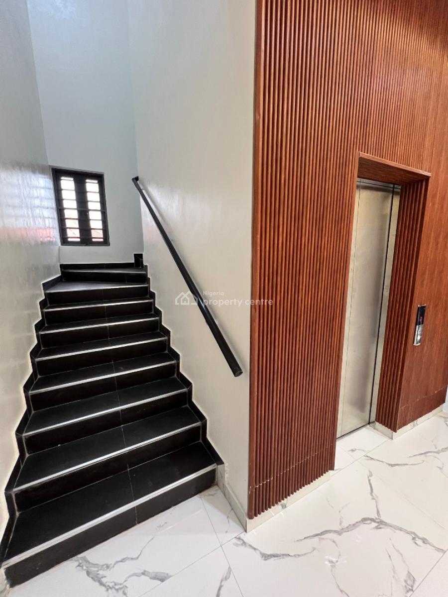 Super Luxury 3-bedroom Apartment with an Elevator and a Swimming Pool, Lekki Phase 1, Lekki, Lagos, Flat / Apartment for Rent