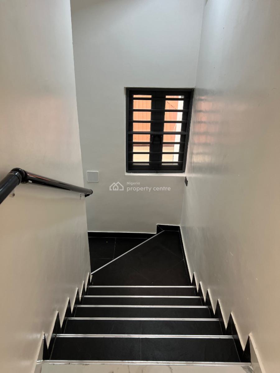 Super Luxury 3-bedroom Apartment with an Elevator and a Swimming Pool, Lekki Phase 1, Lekki, Lagos, Flat / Apartment for Rent