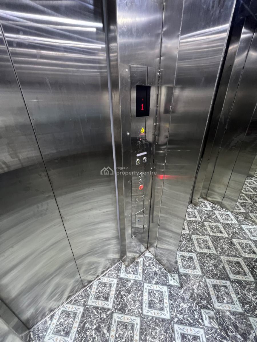 Super Luxury 3-bedroom Apartment with an Elevator and a Swimming Pool, Lekki Phase 1, Lekki, Lagos, Flat / Apartment for Rent