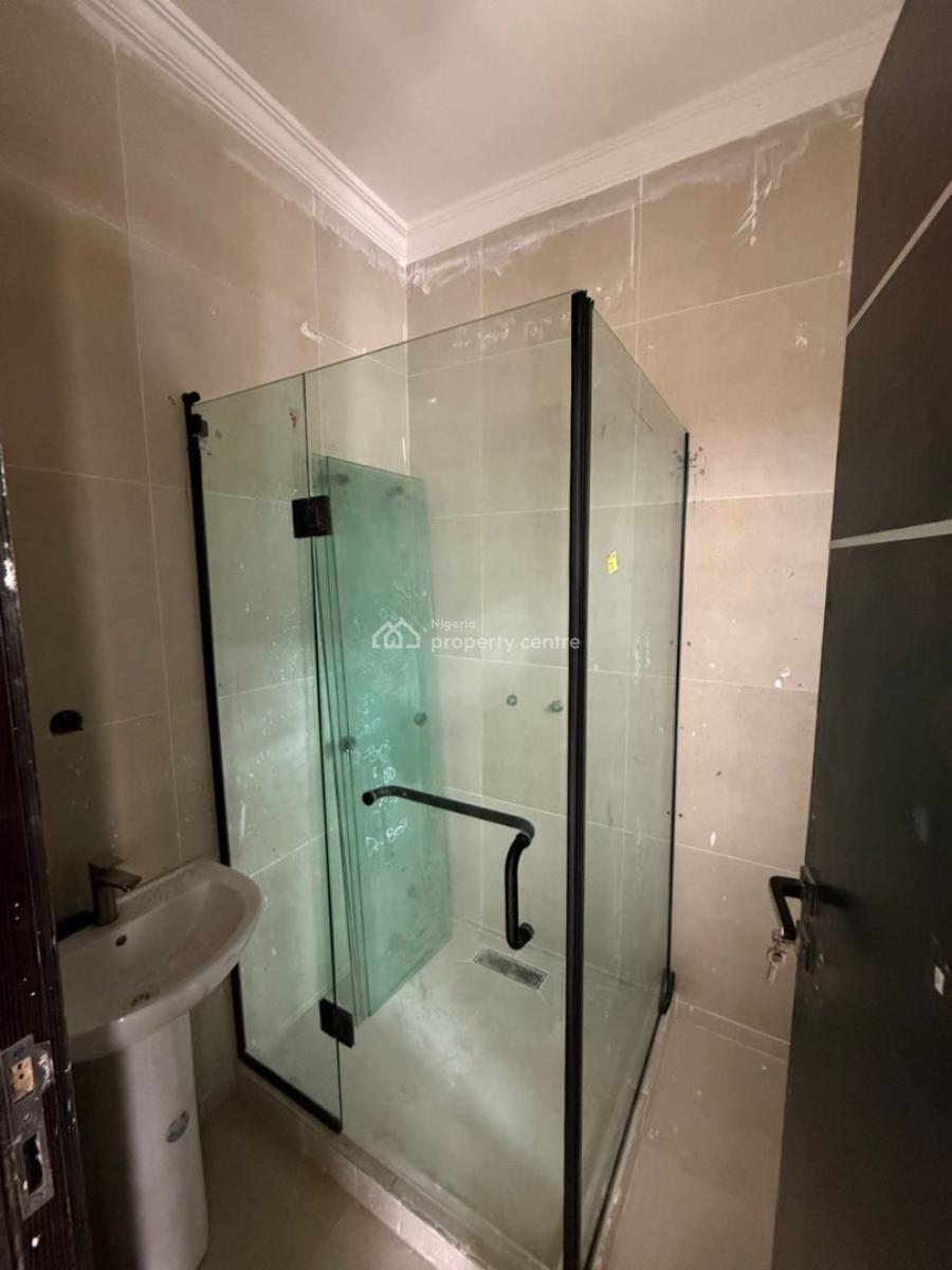 Stunning 4 Bedroom Apartment in a Secured Vicinity, Lekki Phase 1, Lekki, Lagos, Flat / Apartment for Sale