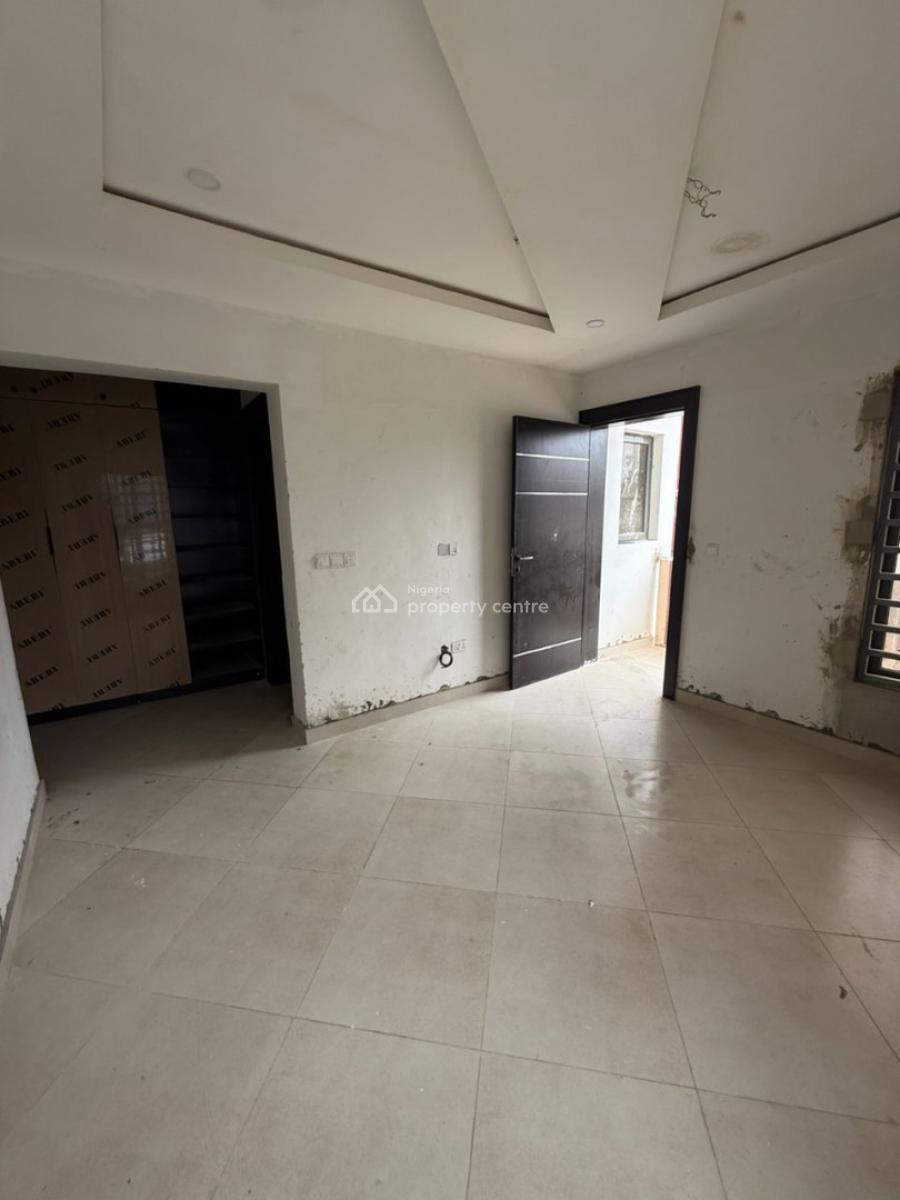 Stunning 4 Bedroom Apartment in a Secured Vicinity, Lekki Phase 1, Lekki, Lagos, Flat / Apartment for Sale