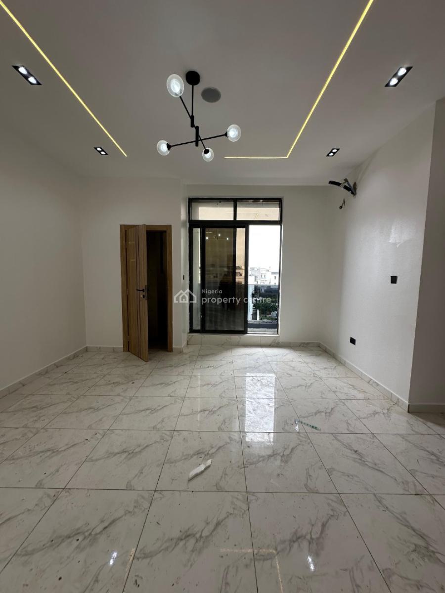 1 Bedroom Apartment, Ologolo, Lekki, Lagos, Mini Flat (room and Parlour) for Sale
