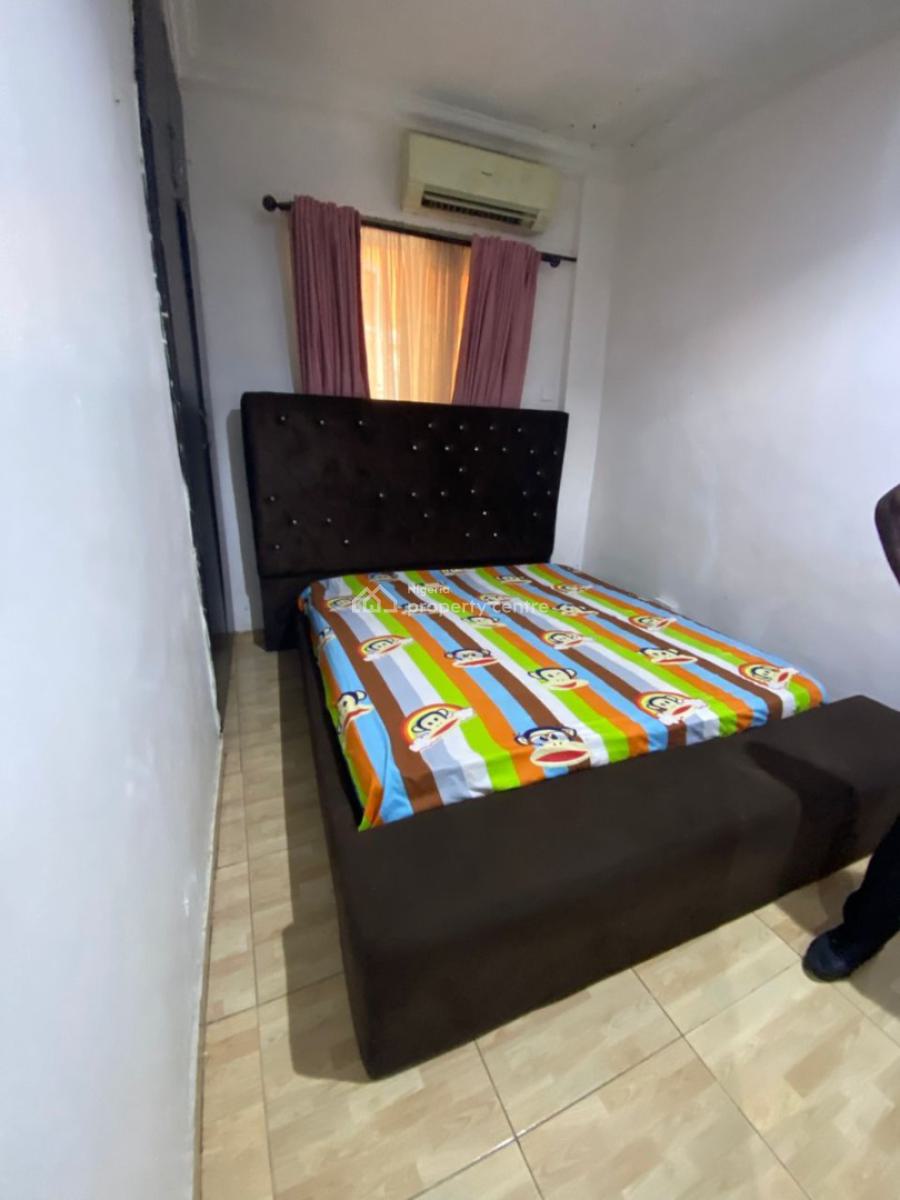 a Semi Furnished Spacious Roomself Contain, Alagomeji, Alagomeji, Yaba, Lagos, Self Contain (single Rooms) for Rent