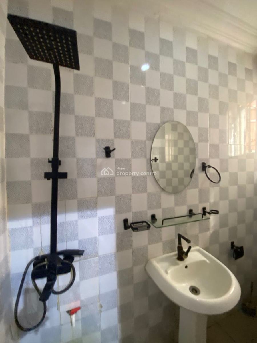 a Semi Furnished Spacious Roomself Contain, Alagomeji, Alagomeji, Yaba, Lagos, Self Contain (single Rooms) for Rent