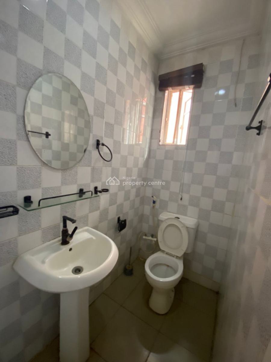 a Semi Furnished Spacious Roomself Contain, Alagomeji, Alagomeji, Yaba, Lagos, Self Contain (single Rooms) for Rent
