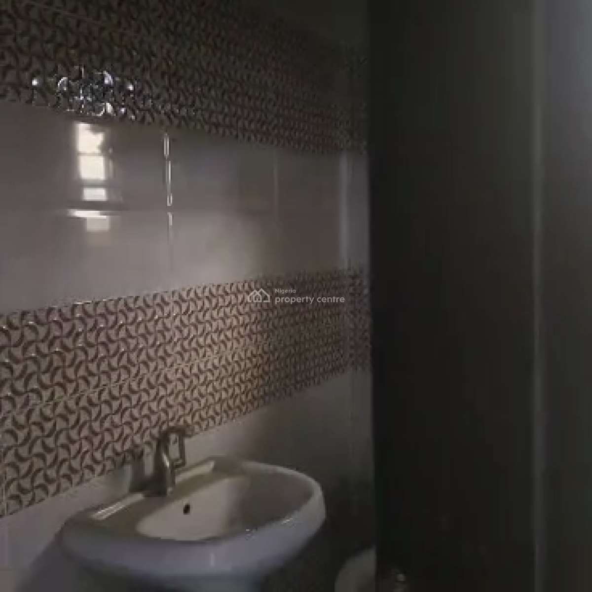 Sharp 4 Bedrooms Terrace with Bq, Oral Estate Lekki Lagos, Lekki, Lagos, Terraced Duplex for Rent