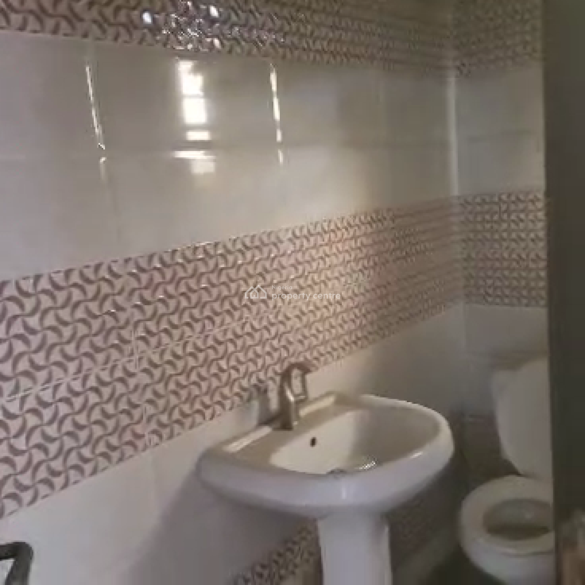 Sharp 4 Bedrooms Terrace with Bq, Oral Estate Lekki Lagos, Lekki, Lagos, Terraced Duplex for Rent