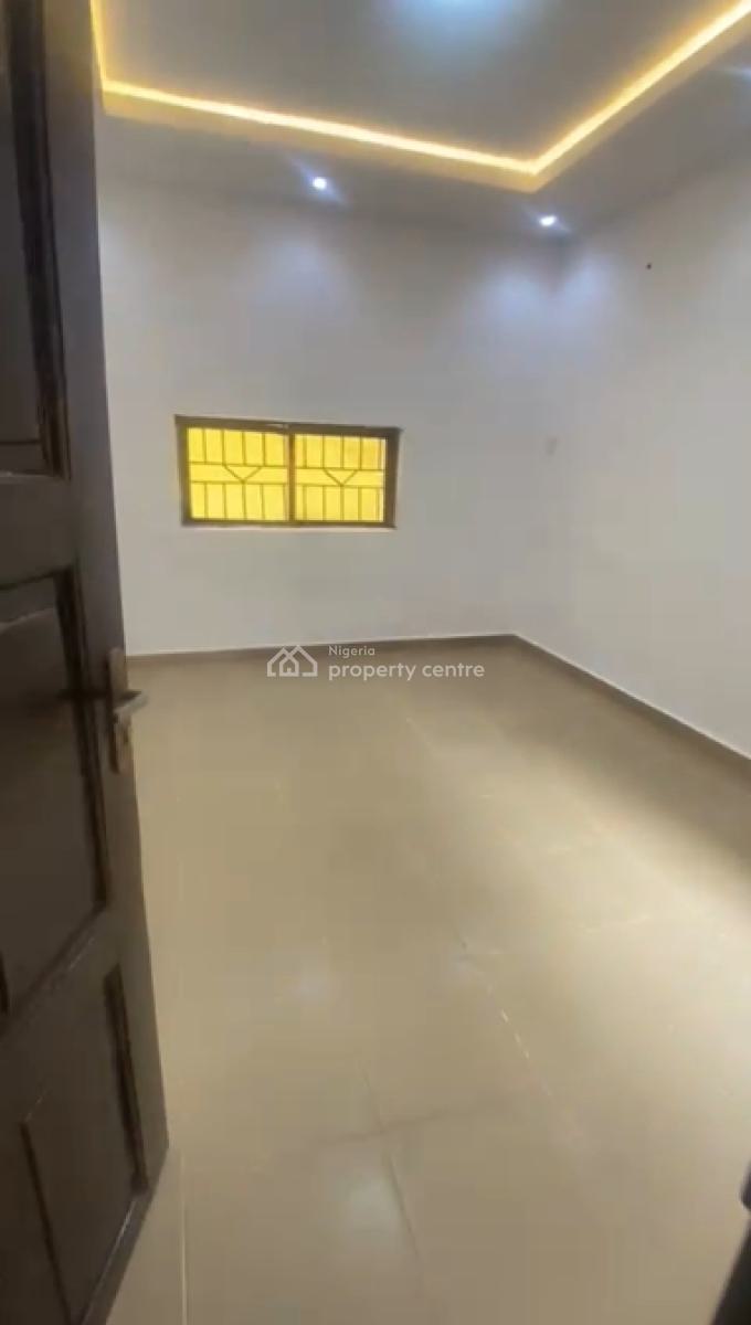Executive, Very Decent and Standard 3-bedroom Ground Floor Flat Real, Pako, Akoka, Yaba, Lagos, Flat / Apartment for Rent