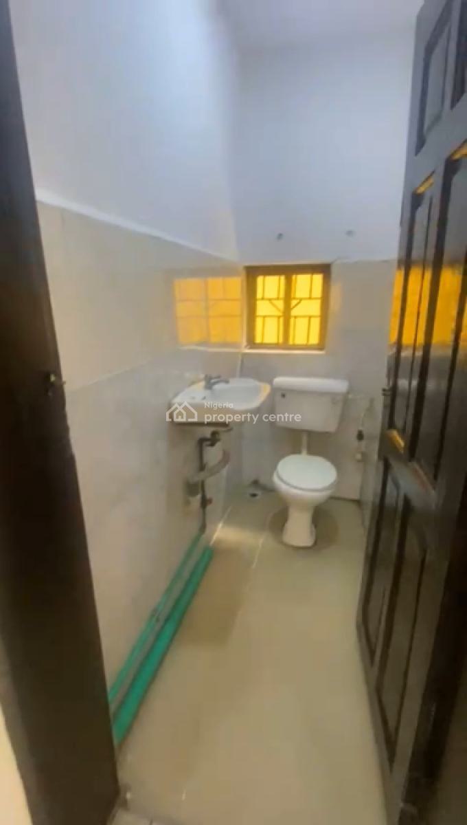Executive, Very Decent and Standard 3-bedroom Ground Floor Flat Real, Pako, Akoka, Yaba, Lagos, Flat / Apartment for Rent