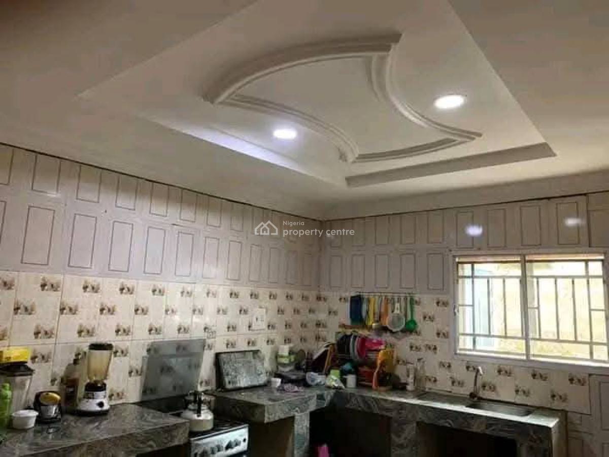 3 Bedroom Flat in a Serene Environment, Osho Estate Beside Ola David School Fasade , Iyana Ajia, Old Ife Rd, Ibadan, Oyo, Flat / Apartment for Sale