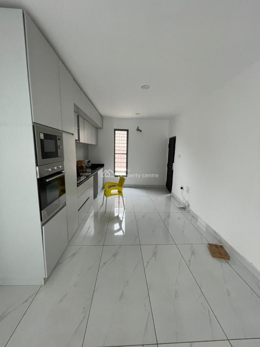 Fully Serviced 3-bedroom Apartment with Bq, Swimming Pool & Gym, Lekki Phase 1, Lekki, Lagos, Flat / Apartment for Rent