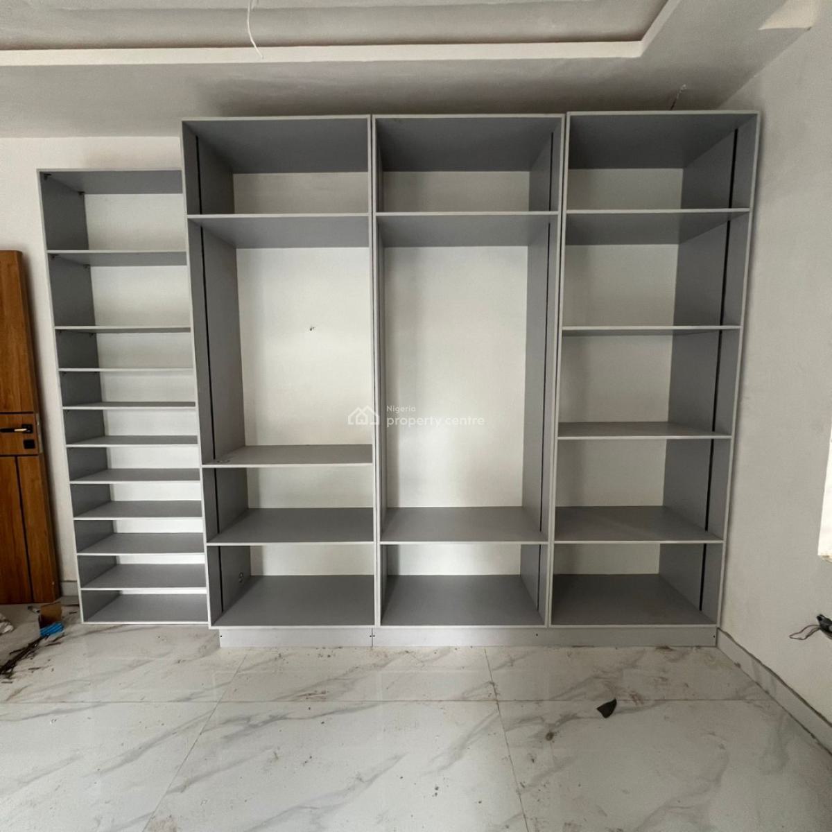 3bedroom Apartment, Lekki Phase 1, Lekki, Lagos, Flat / Apartment for Sale