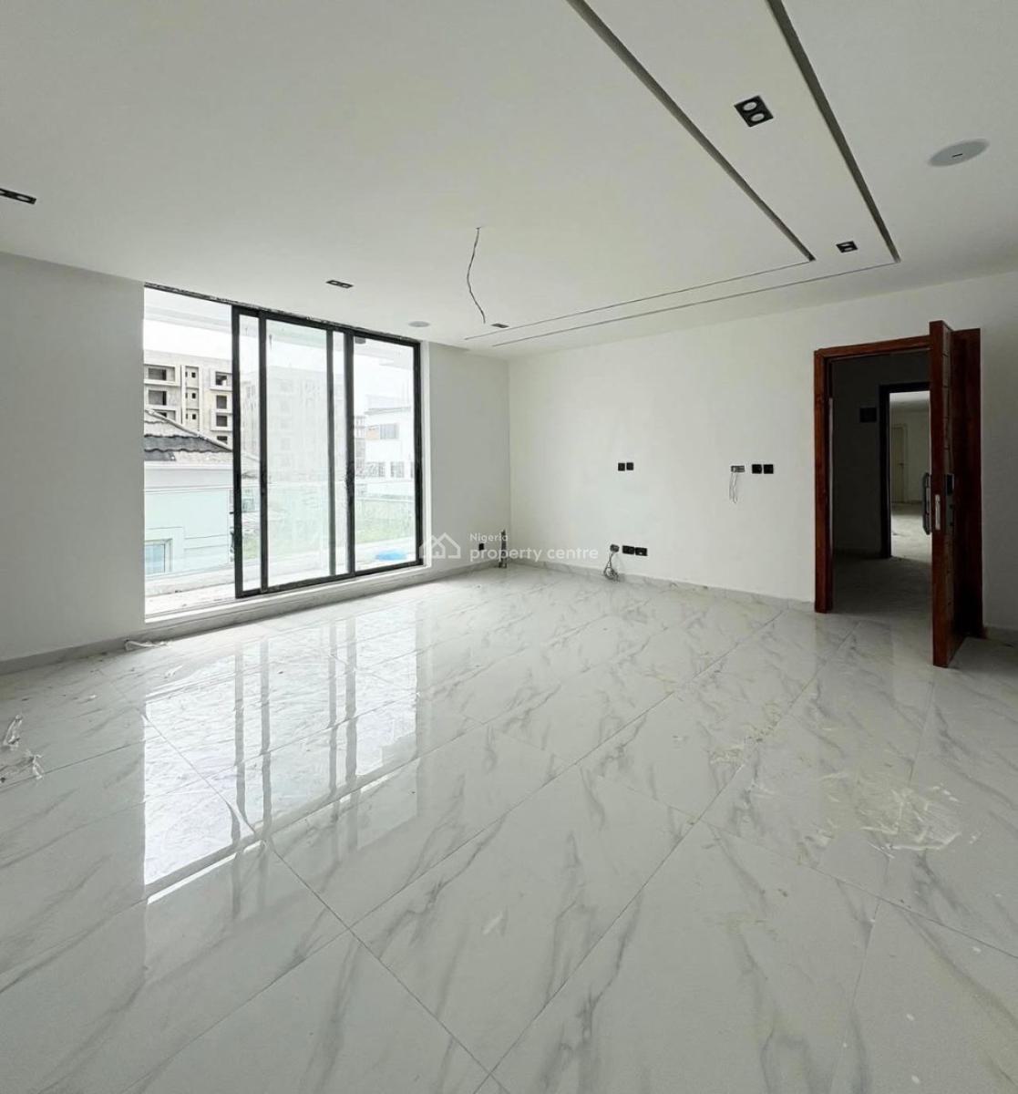 Fully Serviced 2 Bedroom Apartment, Lekki Phase 1, Lekki, Lagos, Block of Flats for Sale