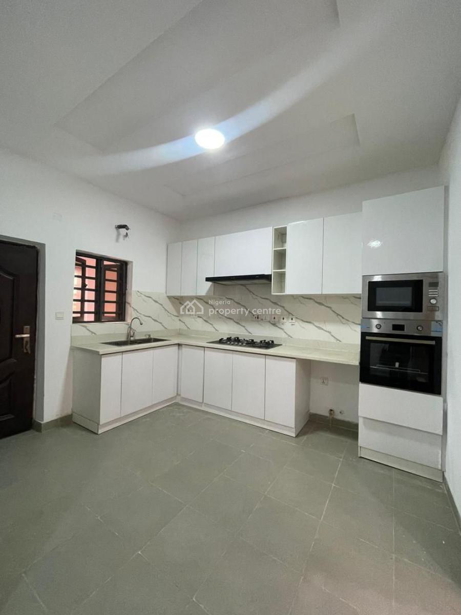 Luxury 2 Bedroom Penthouse with Elevator, Central Gas and Gym, Lekki Phase 1, Lekki, Lagos, Flat / Apartment for Sale