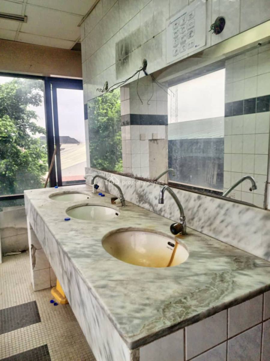 Strategically Located 571sqm Office Space, Along Mobolaji Bank Anthony Way, Ikeja, Lagos, Office Space for Rent