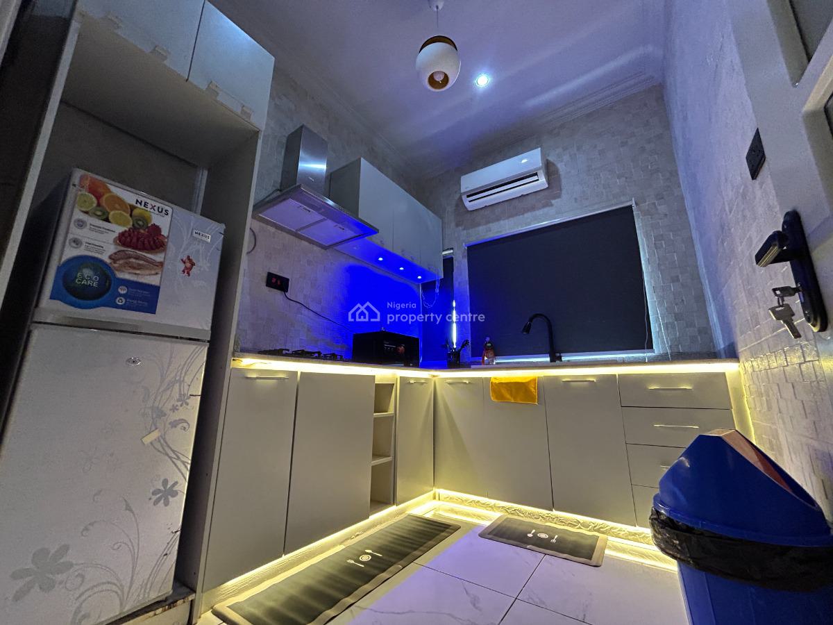 Exotic 1 Bedroom Apartment with Pool and Gym, Off Admiralty Road, Lekki Phase 1, Lekki, Lagos, Flat / Apartment Short Let