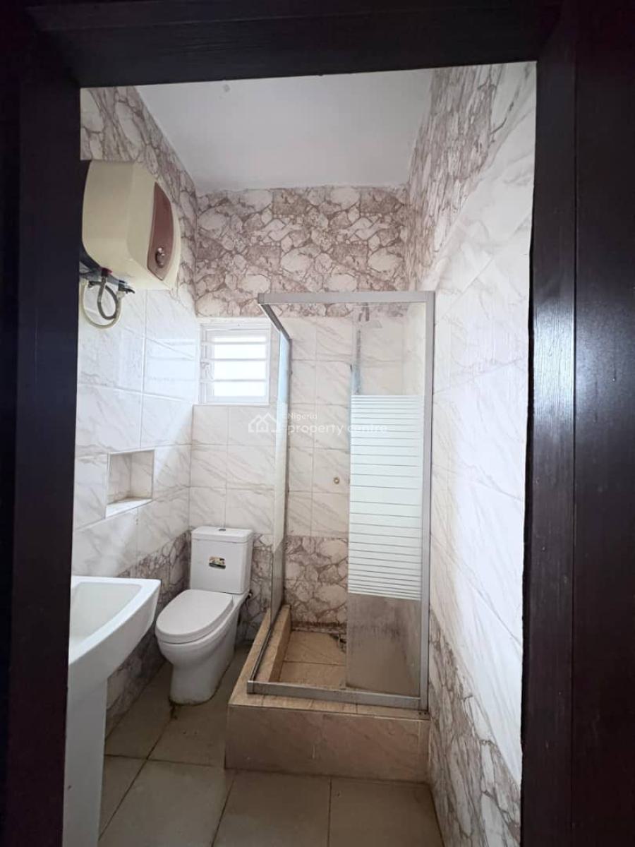 *spacious 1bedroom and Parlor Miniflat with a, Chevron, Lekki, Lagos, Mini Flat (room and Parlour) for Rent