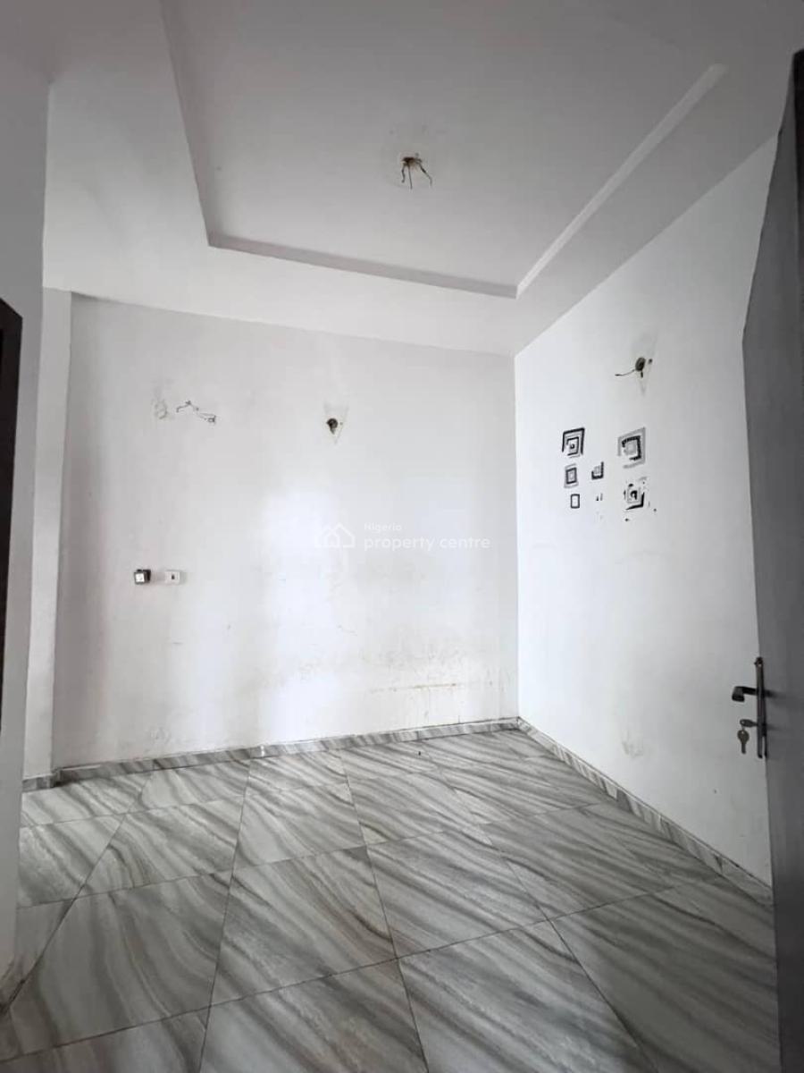 *spacious 1bedroom and Parlor Miniflat with a, Chevron, Lekki, Lagos, Mini Flat (room and Parlour) for Rent
