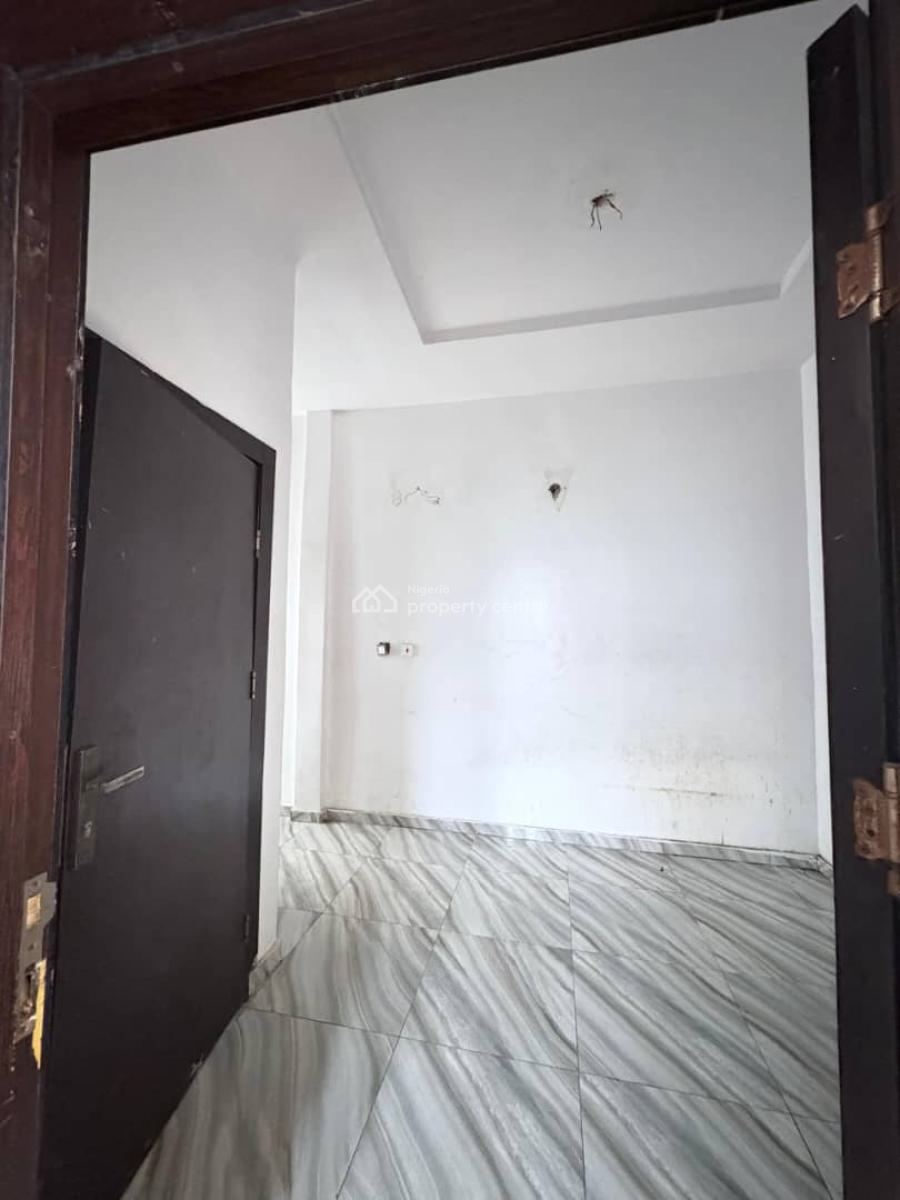 *spacious 1bedroom and Parlor Miniflat with a, Chevron, Lekki, Lagos, Mini Flat (room and Parlour) for Rent