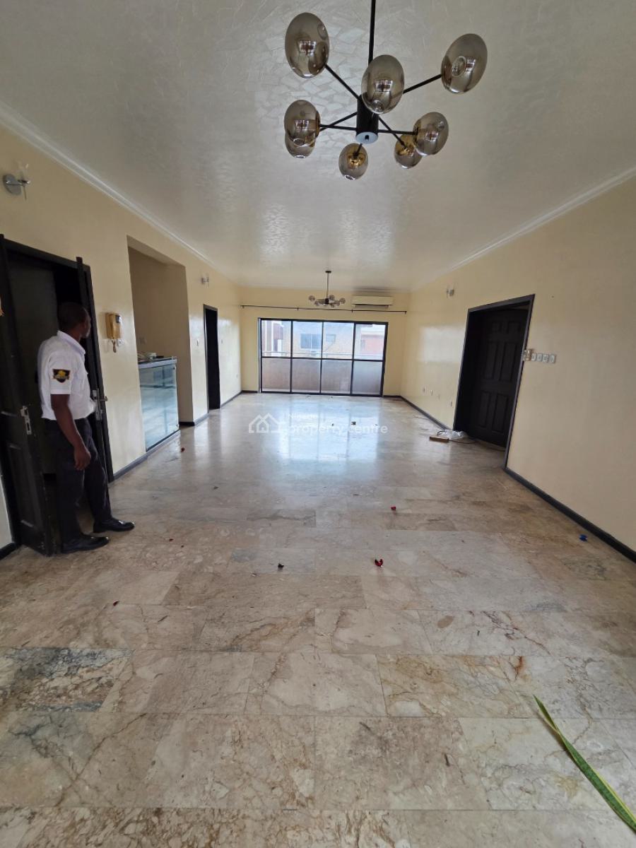 a Service 3 Bedroom Apartment  with a Room Bqwith a Room Bq, Victoria Island (vi), Lagos, Flat / Apartment for Rent