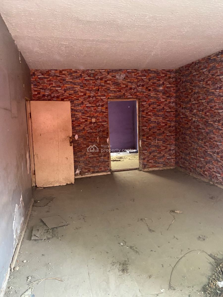 Renovat Able 3 Bedroom Flat with 3 Nos Miniflat, Adeshina Street, Off Adekunle Kuye Street, Adelabu, Surulere, Lagos, House for Sale