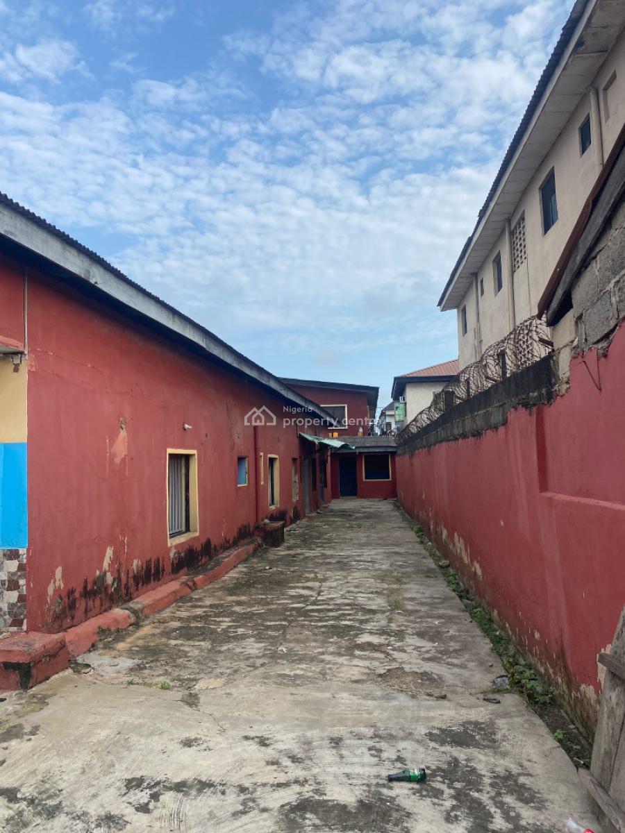 Renovat Able 3 Bedroom Flat with 3 Nos Miniflat, Adeshina Street, Off Adekunle Kuye Street, Adelabu, Surulere, Lagos, House for Sale