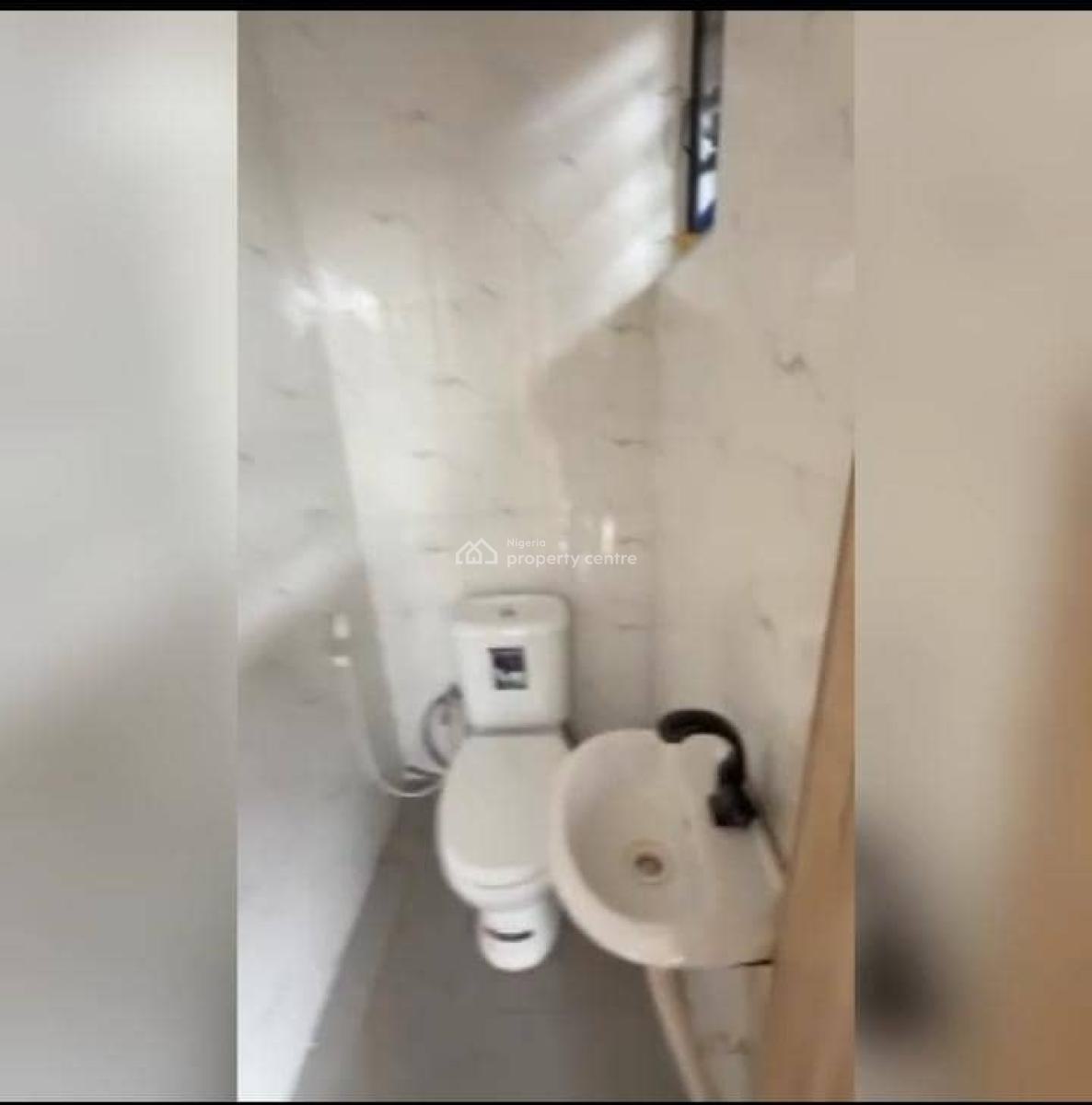 Lovely 2 Bedroom Flat, Alhaji Salami Off Brown Road, Aguda, Surulere, Lagos, Flat / Apartment for Rent