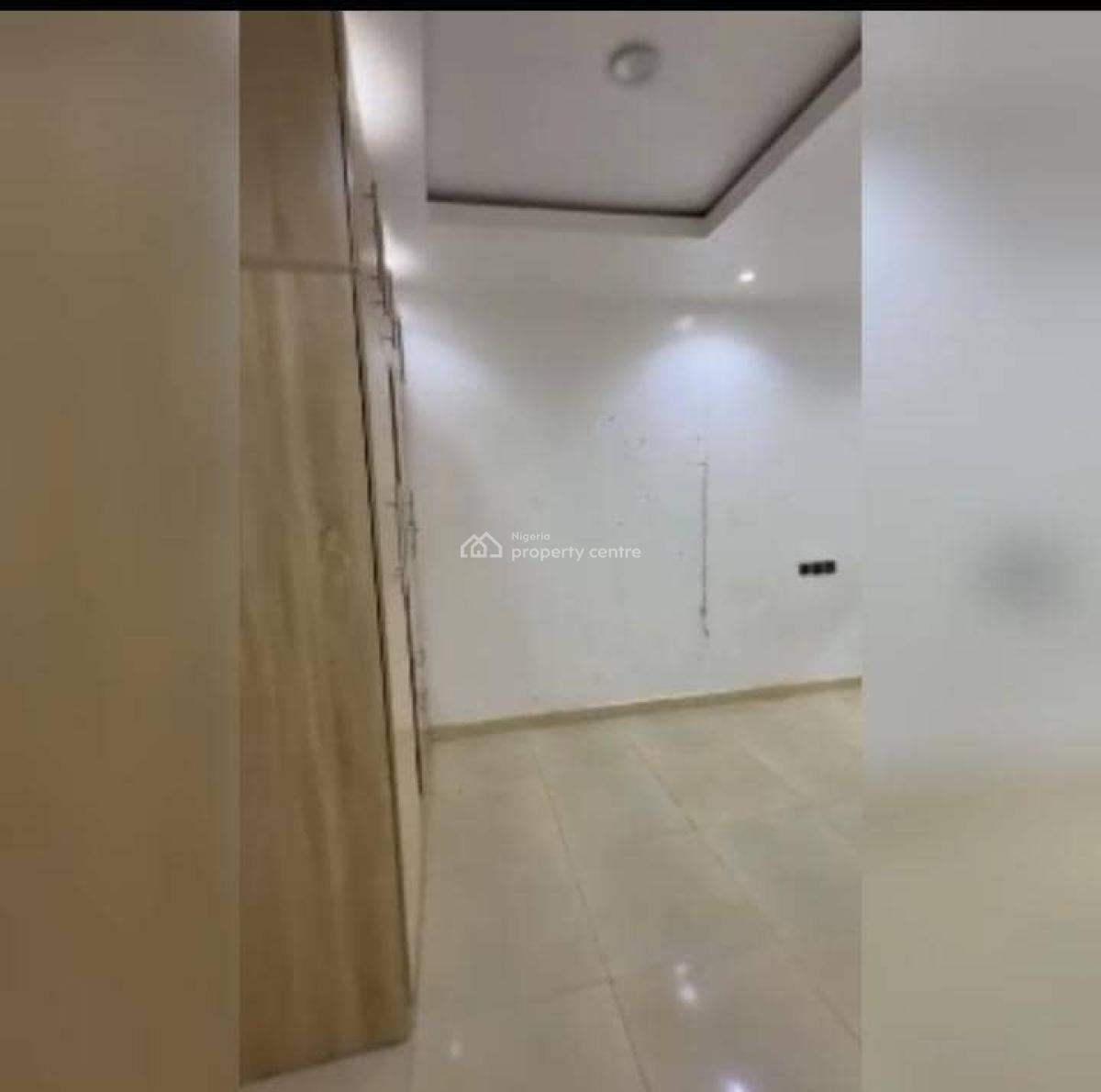 Lovely 2 Bedroom Flat, Alhaji Salami Off Brown Road, Aguda, Surulere, Lagos, Flat / Apartment for Rent