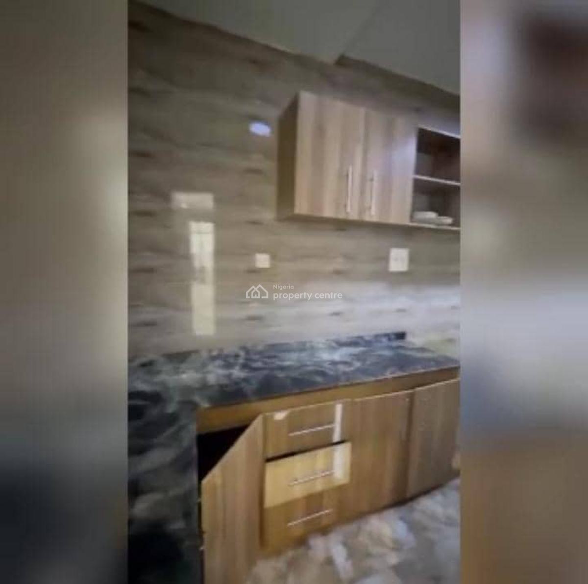 Lovely 2 Bedroom Flat, Alhaji Salami Off Brown Road, Aguda, Surulere, Lagos, Flat / Apartment for Rent