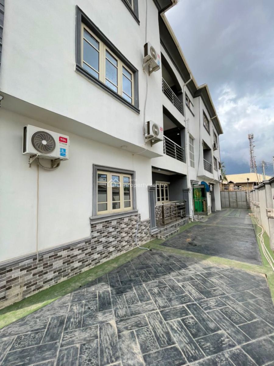 Exquisitely Finished 3-bedroom Semi-furnished Apartment, Opposite Kolapo Ishola Gra, Akobo, Ibadan, Oyo, Flat / Apartment for Rent