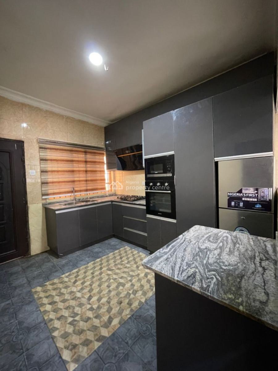 Exquisitely Finished 3-bedroom Semi-furnished Apartment, Opposite Kolapo Ishola Gra, Akobo, Ibadan, Oyo, Flat / Apartment for Rent