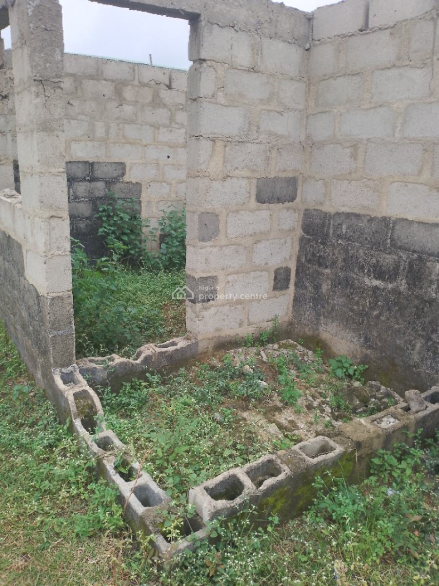 2 Bedroom with Bq, Agunfoye Off Bayeku Road, Igbogbo, Ikorodu, Lagos, House for Sale